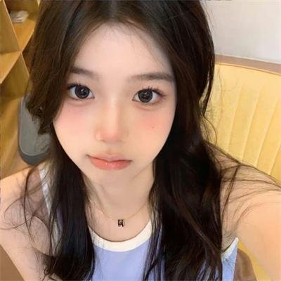 穿越成女明星和霸总谈恋